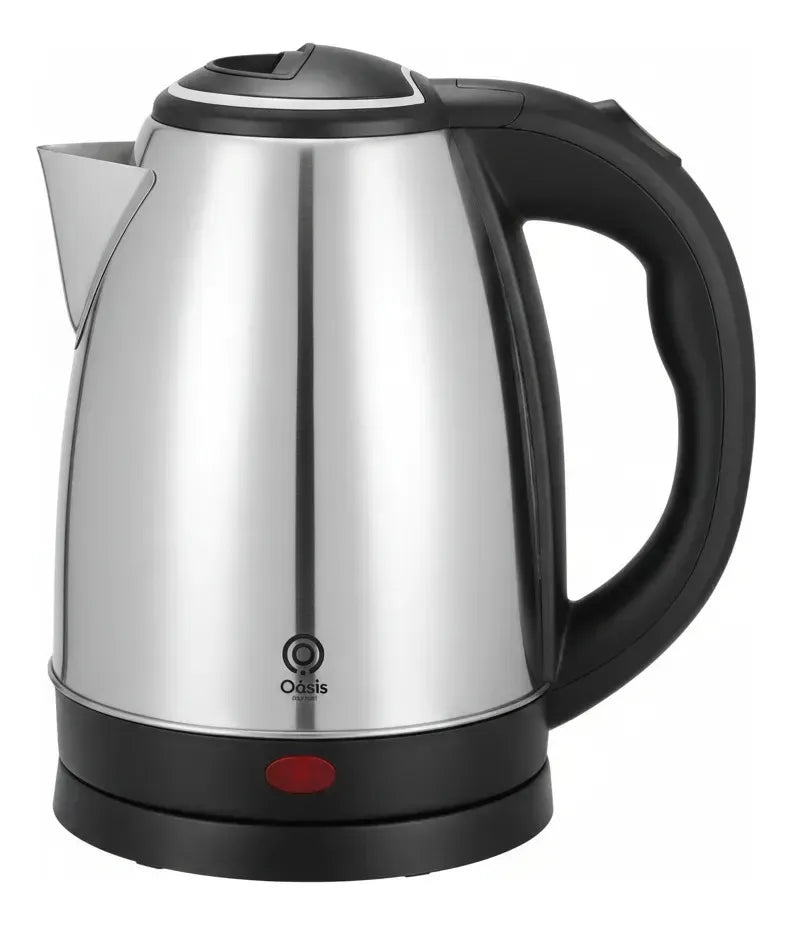 Chaleira elétrica inox fervendo água para café
